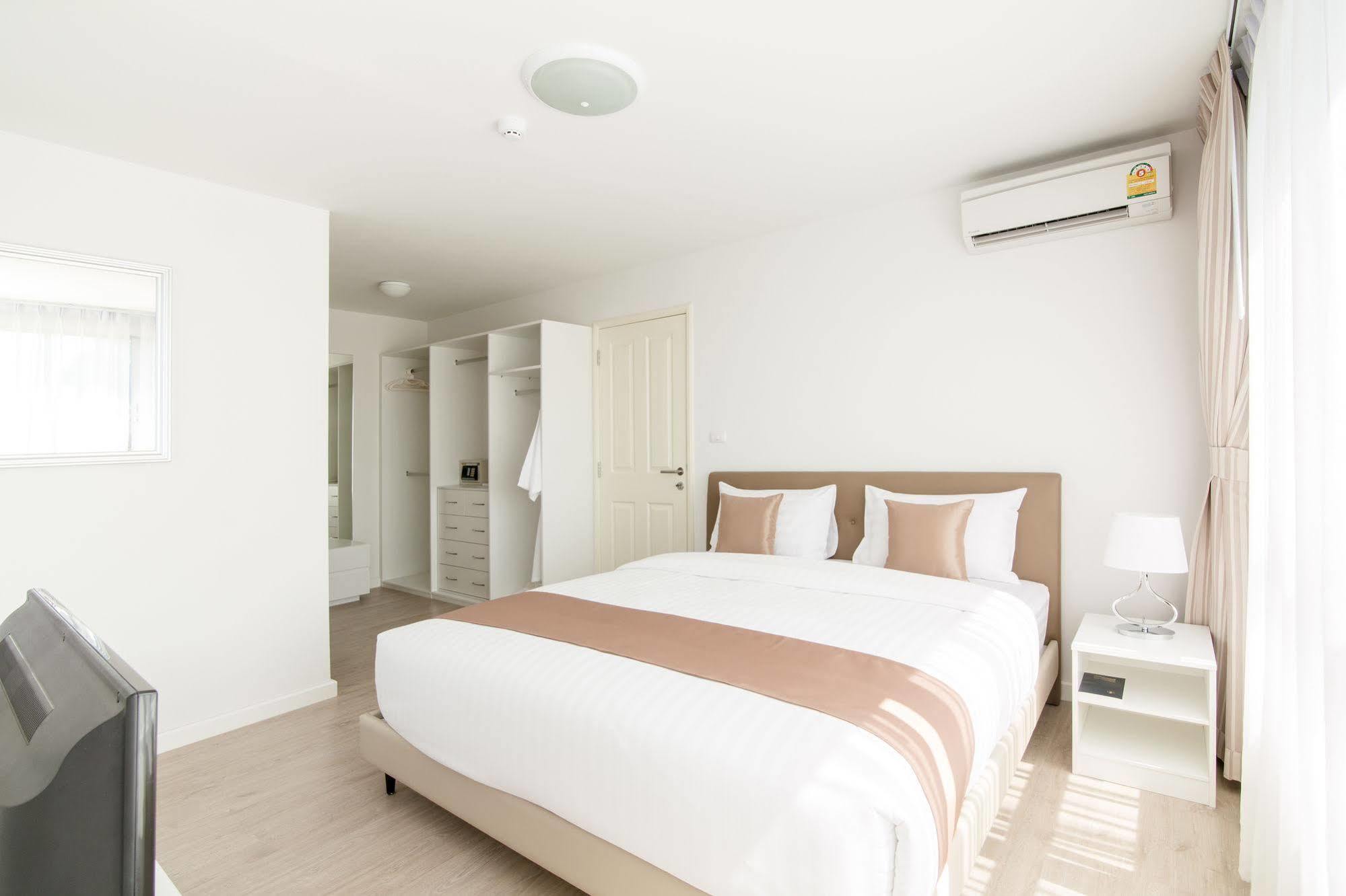 First Choice Suites By The Sea Sha Plus Extra Hua Hin Exterior photo